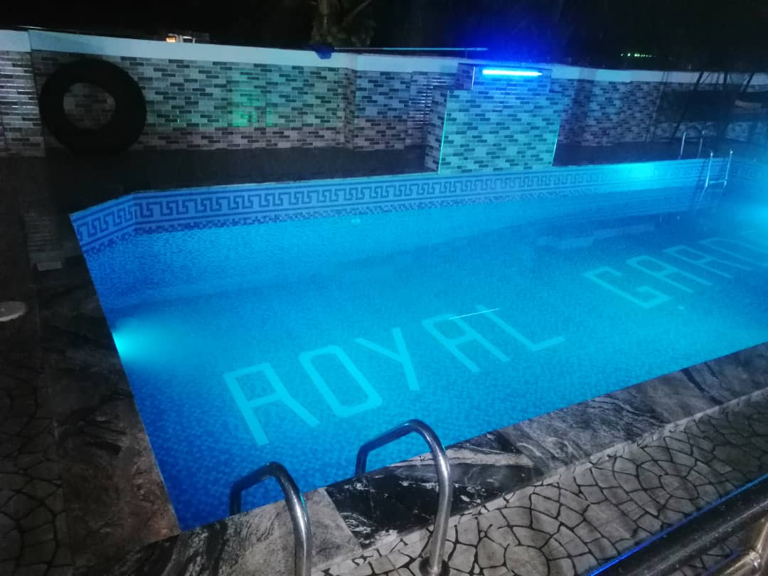 Luxury fountain — angle 2