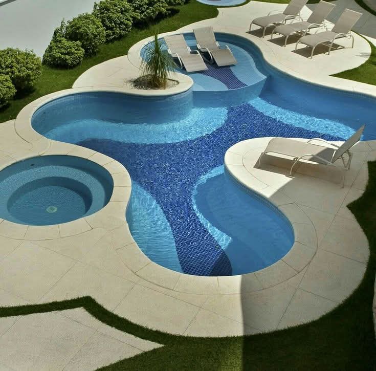 Luxury pool