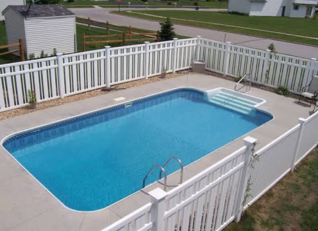 Step-in pool