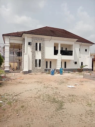 Grey duplex completed by DE-NATIONS